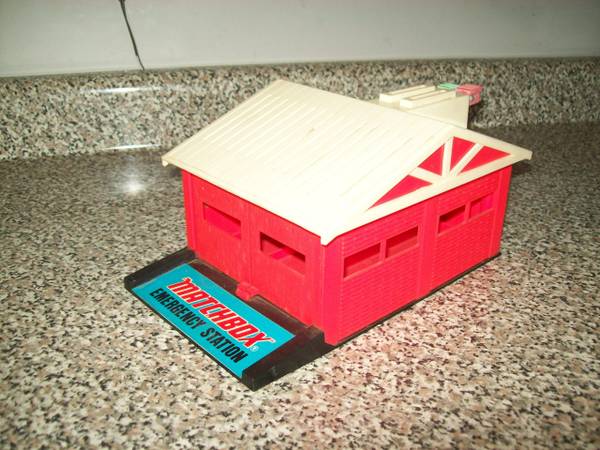 1973 Matchbox emergency station 1