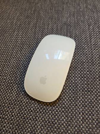 Apple rechargeable Magic Mouse A1657 1
