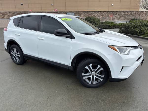 2017 Toyota RAV4 LE - $16,995 (* FINANCIAMIENTO DISPONIBLE ** NUEVO O SIN CRÉDITO, ¡aceptado!)63624254549635124