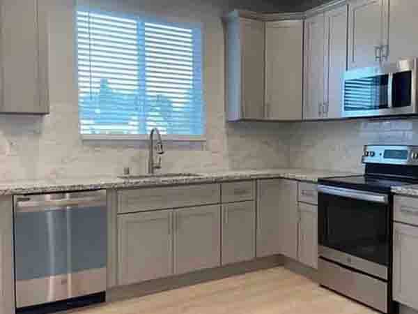 $950 / 3br - Cute 3 bed 2 bath home (Sacramento, CA)64043495452801121