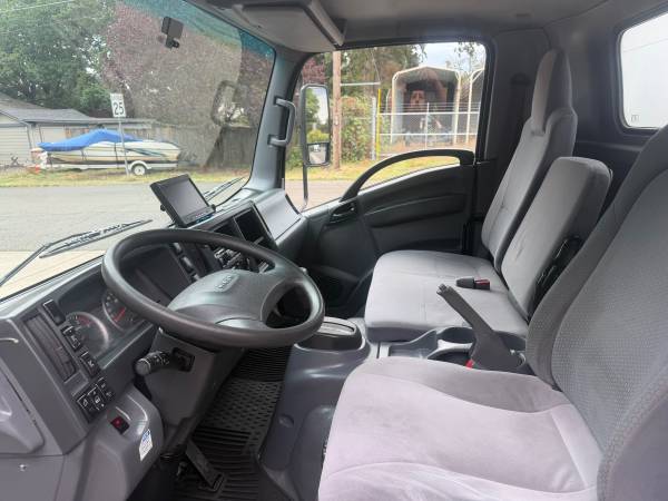 2017 Isuzu NRR - Photo 10