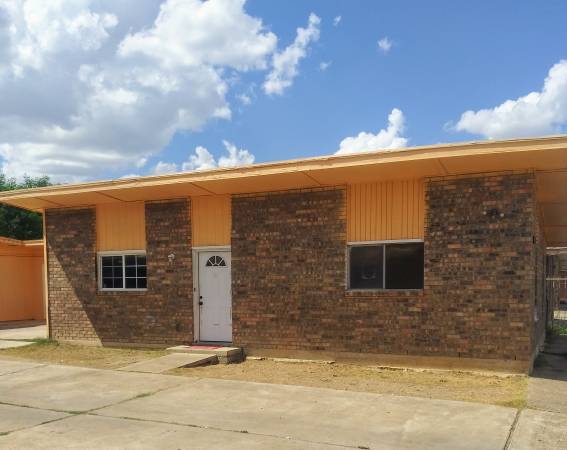$1,100 / 2br - Casa en alquiler / casa de renta 2 habitaciones (3404 N Newyork)63662003381633120
