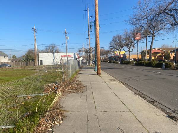 $650,000 / 27000ft2 - 113 N Cherokee  - Lote comercial en venta en Lodi CA (Lodi)63970305027331124