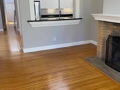 $1,850 / 2br - 1500ft2 - Exquisite Full Top-Floor Unit with South-Facing Garden, Skylights63413865947521124