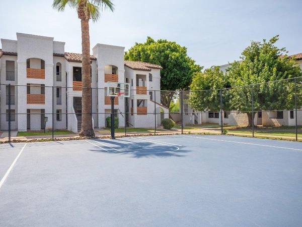 $959 / 1br - 585ft2 - Secure Community with Covered Parking, 1 BR/1 BA (Phoenix)63623923095043122