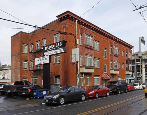 $1,299 / 1br - Convenient Downtown Location- Minutes to Everything, Historic Building (Slabtown)63956353793027124