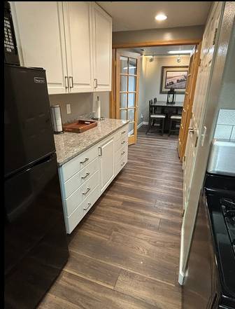 $1,100 / 1br - 900ft2 - 1-bedroom basement apartment, located in a quiet, residential area .63670955616769124