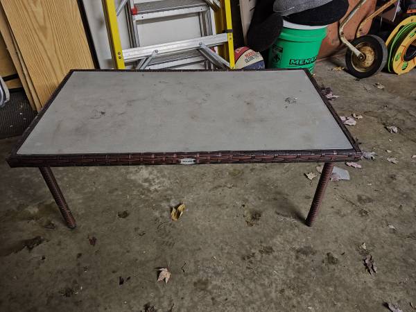 FREE: outdoor patio/deck table 1