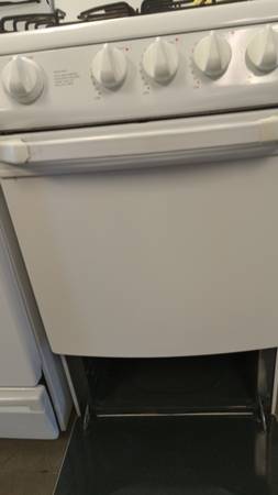 Estufa de gas compacta HotPoint en venta con entrega - $350 (Fremont / Union City / Newark)63439859805187122