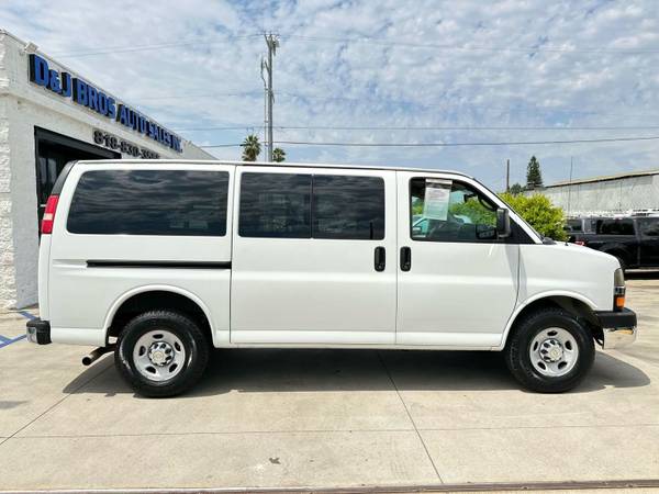 2013 CHEVROLET EXPRESS 2500 PASSENGER ** LOW MILES ** - $22,500 (PACOIMA)63507551477249122