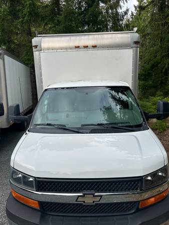 14 FOOT BOX VAN - $20,000 (Graham)63474706905091121