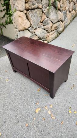 Mahogany veneer storage bench 1