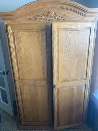 Nice computer hutch 1