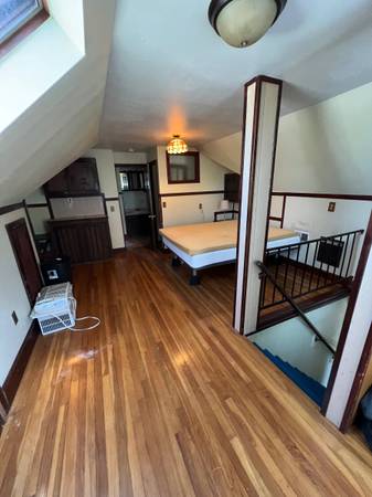 $995 / 1br - 350ft2 - FEMALE roommate FOR PRIVATE  studio some utilities included (LOWELL)63810113247105122