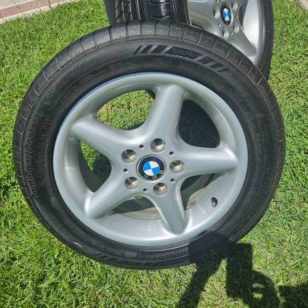 2 OEM BMW 16x7 five spoke alloys & Conti Contact 225/50ZR     16 tires - $295 (The Villages)63438520731521121