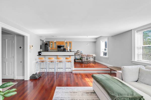$2895.00 / 3br - 1375ft2 - Stylish Modern 2BR in 1858 Bldg Main St Flemington63762871356929121
