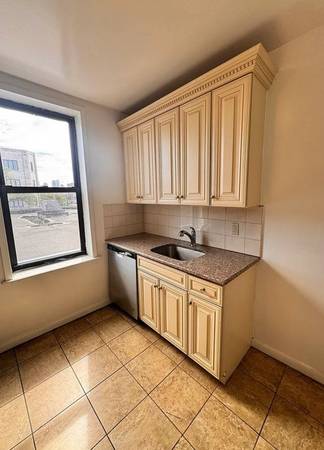 $1,500 / 1br - Bright 1 Bed / 1 Bath in East Flatbush (Brooklyn)63788336287619122