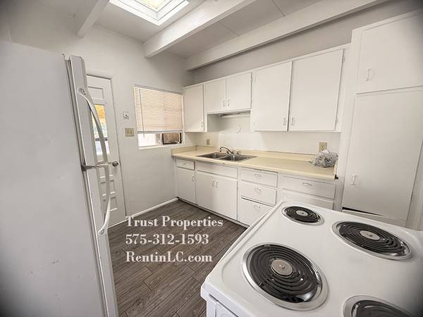 $1,150 / 3br - 1026ft2 - Excelente vivienda para mascotas 3/1 cerca de NMSU (área de NMSU)63867374323201123