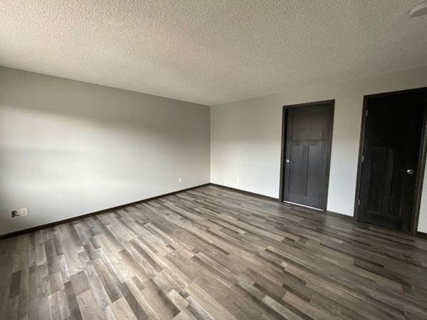 $895 / 2br - 650ft2 - 🏡 Beautifully Updated 2 Bedroom Apartment – Eau Claire, WI (Eau Claire, WI)63845958319747122