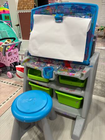 Kids painting and art easel / desk with stool 1