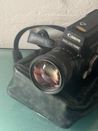 Canon 814 XL ELECTRONIC SUPER 8 814XL CAMERA WITH 7.5-60MM LENS 1