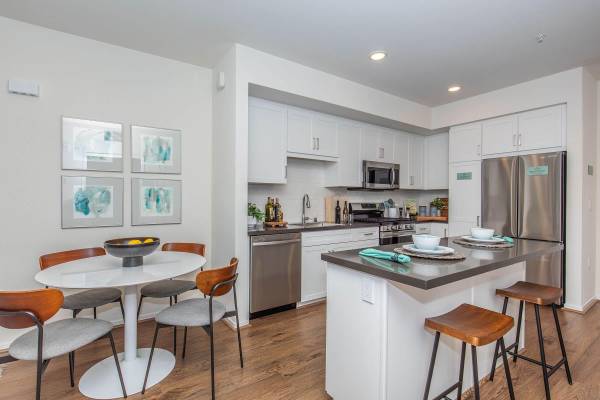 $2,799 / 2br - Fenced Dog Park | Pet Stations | Spacious Floorplans!!!! (Ontario, CA)64028081480961122