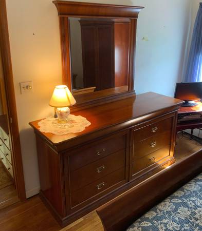 🚚 FREE Delivery +  Set of dresser and 2 nightstands NR25274 1