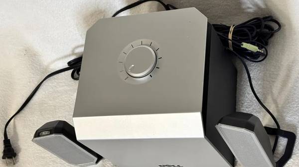 Dell multimedia computer speakers system Powered subwoofer 1