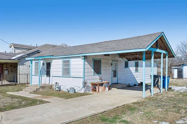 It really is that easy! Home in Dallas. 4 Beds, 2 Baths 1