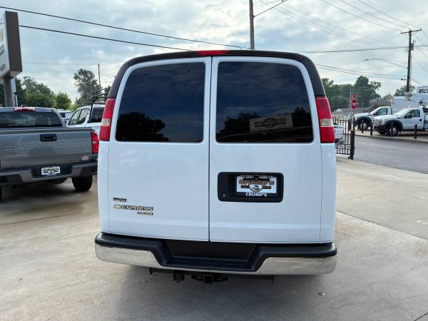 2011 Chevrolet Express 3500 12 - Photo 4