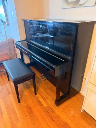 Yamaha U1E Upright Piano 1