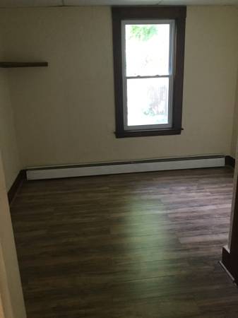 $1,275 / 1br - 550ft2 - Apartamento de 1 dormitorio en planta baja en Amesbury (Amesbury)63699353455363123