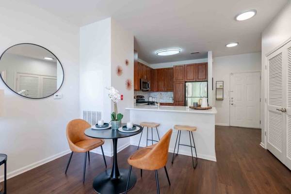 $2,754 / 2br - 1003ft2 - Estaciones para asar junto a la piscina, servicio de paquetería, 2/DB 2/BA (1301 Wall St W, Lyndhurst, NJ)63676328564609123