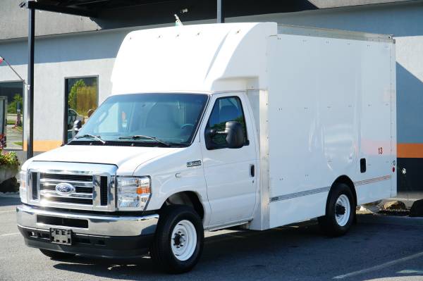 2022 Ford E350 E 350 - Photo 3