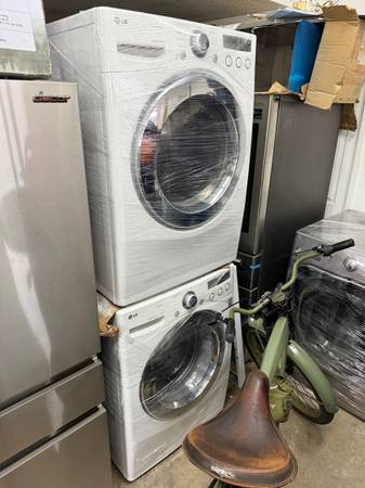 LG stackable gas dryer 1