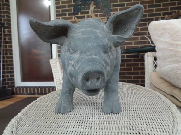 LARGE CERAMIC PIG 1