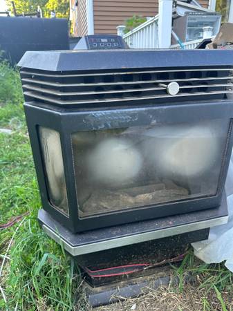 Good working condition pellet stove 1