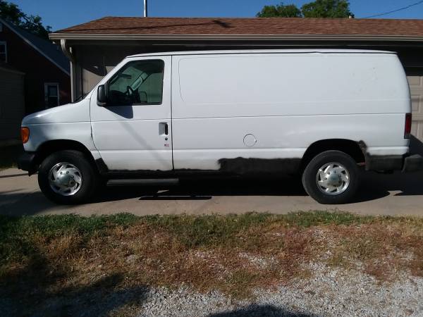 2004 Ford E 250 Econoline 1