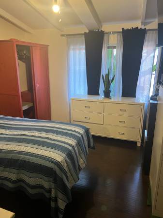 Open-Minded Roommate, Bungalow-like Apt. 1