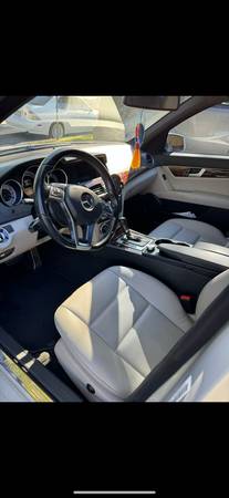 Mercedes C250 de 2012 - Excelente estado - $10,50063624531997057123