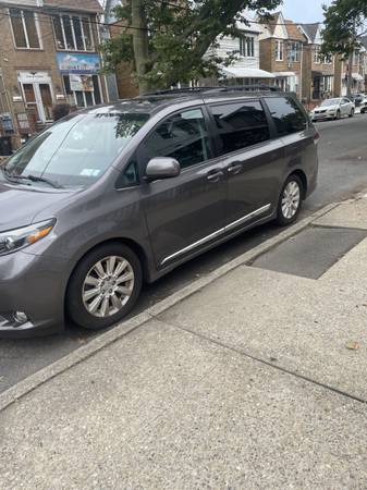 Toyota Sienna 2015 - $14,000 (Brooklyn)63617982147075120