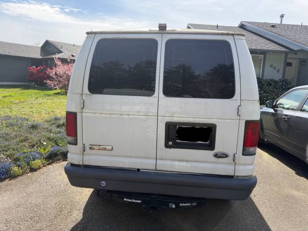 2006 Ford E-250 - Photo 5