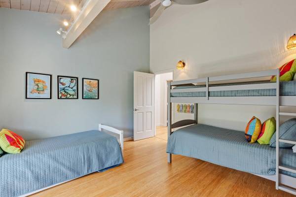 $2,600,000 / 3br - 12371ft2 - Vida en la Isla con Espacio, Luz y Flexibilidad (PRINCEVILLE)63686653637507124