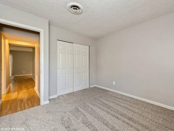$1,109 / 2br - 875ft2 - Courtyard, 2bd 1.5ba, Hamilton OH (1344 Carriage Hill Ln, Hamilton, OH)63974475006211124
