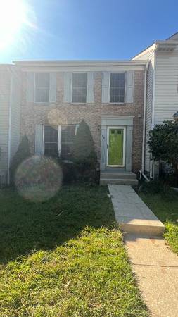 $3000.00 / 3br - 1450ft2 - Magnificent Brick front town house on  OM BLVd.63694835968769120