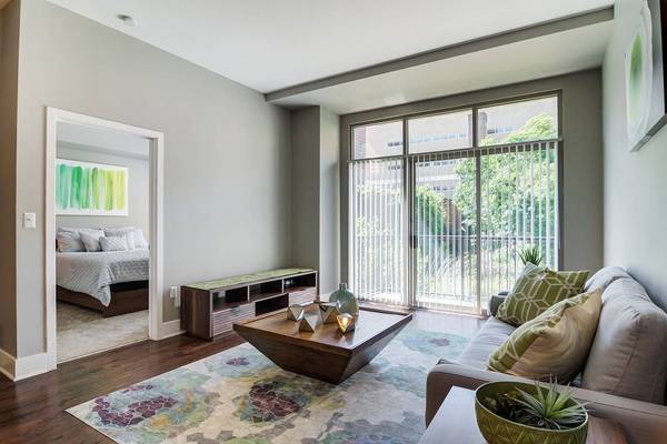 $1,485 / 1br - 818ft2 - Washer/Dryer, Pool, Study Room (171 Auburn Ave NE, Atlanta, GA)64045868712322121