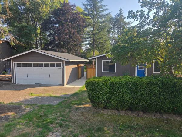 $1200 / 2br - Casa de alquiler por $1200 (Battle Ground)63672564791041120
