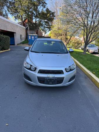 2013 Chevrolet Sonic Lt turbo 4 puertas transmisión manual de 6 velocidades inspeccionado - $2,650 (Falls Church)63616500192129122