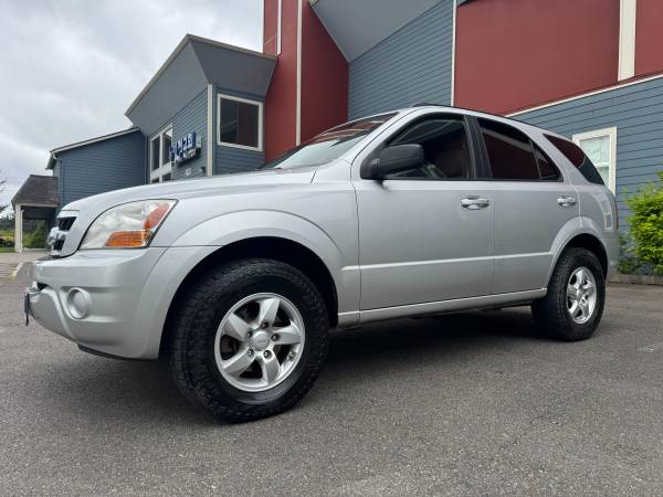 Segundo propietario, Kia Sorento LX AWD 2009 en excelente estado de funcionamiento >> - $2.995 (Daily Deals Auto Sales Seattle)63441436247683123