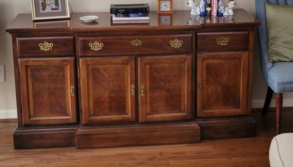 Dinning Room Buffet 1